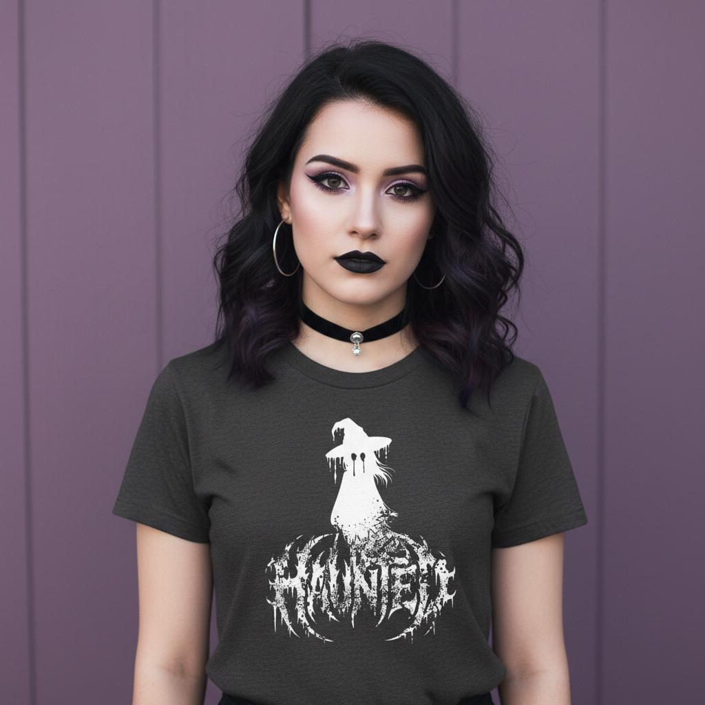 Haunted Shirt – Gothic Horror Style mit düsterem Silhouetten-Print – Metal Inspired Unisex Streetwear